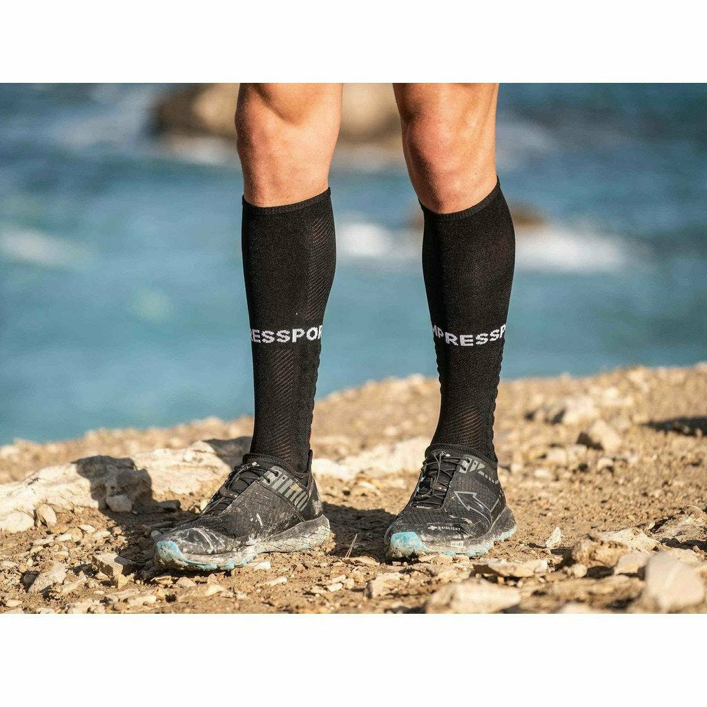 Compressport Full Socks Run Black - Mud and Snow