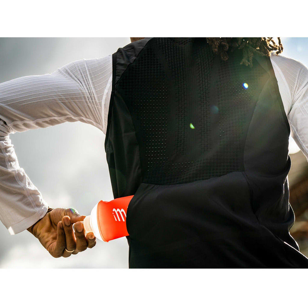 Compressport Hurricane Windproof Vest Black - Vest Antivento Running Uomo - Mud and Snow