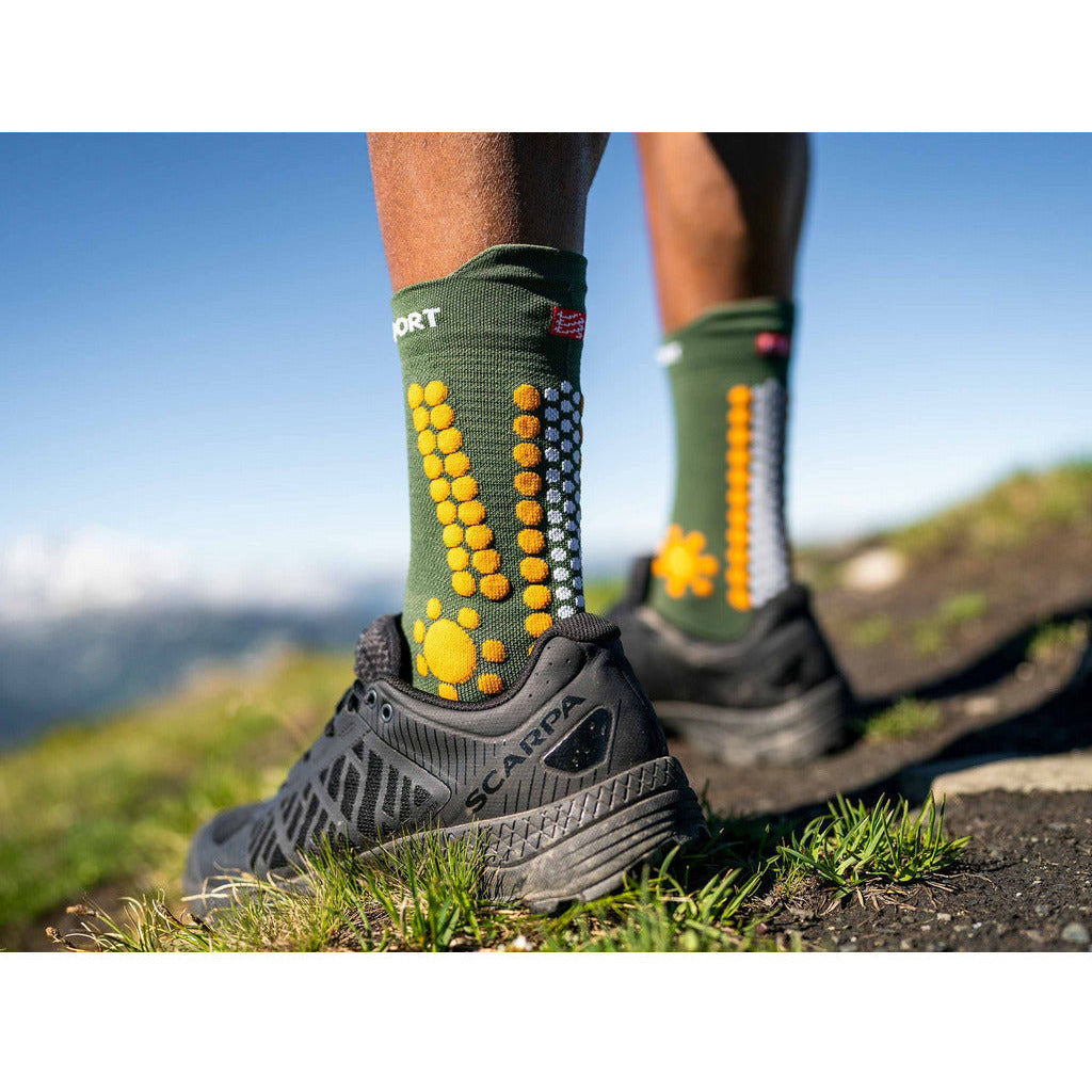 Compressport Pro Racing Socks V4 Trail Green/Cheddar - Calze Trail Running - Mud and Snow
