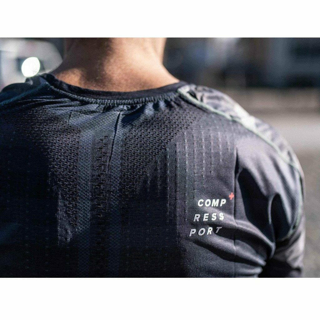 Compressport Racing Shirt Black - Maglia Running Uomo - Mud and Snow