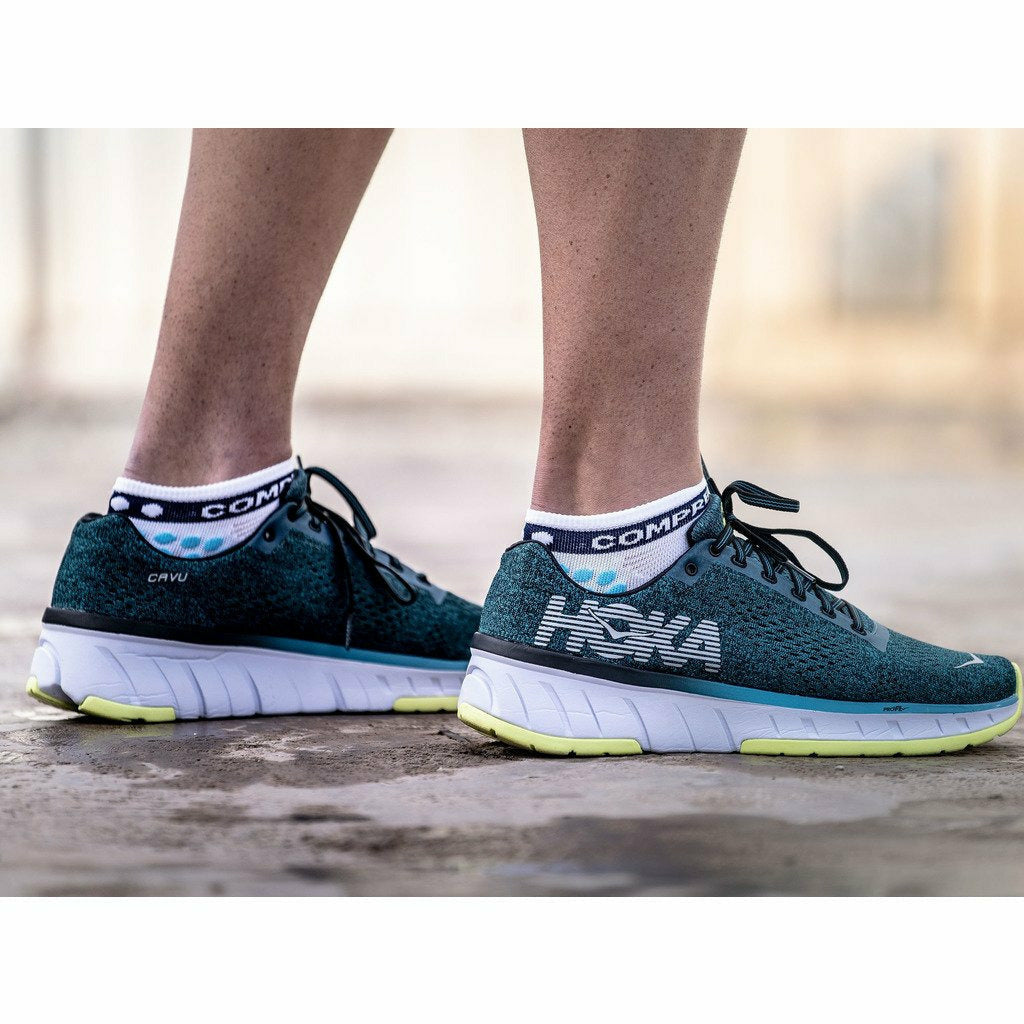 Compressport Pro Racing Socks V3 Run LOW White - Calza Running - Mud and Snow